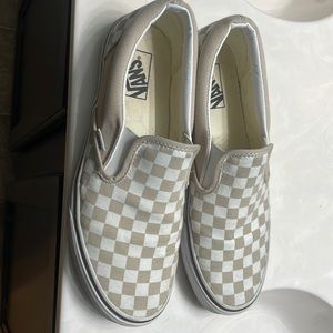 Tan checkered off the wall Vans. Only worn twice. Excellent condition. Size 11